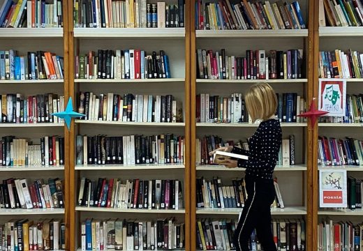 A Biblioteca Municipal de Boqueixón renova as súas instalacións e adquire 264 novos fondos bibliográficos